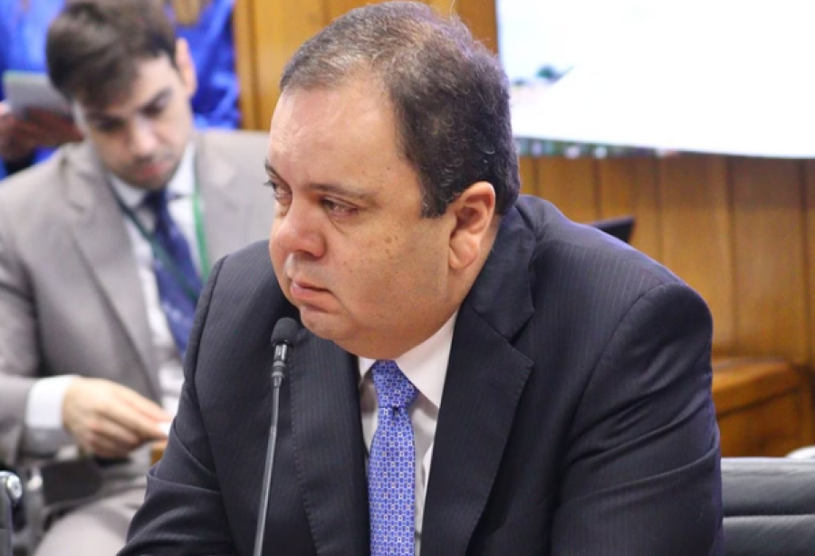 Citado em investigação, assessor de Elmar deixa gabinete