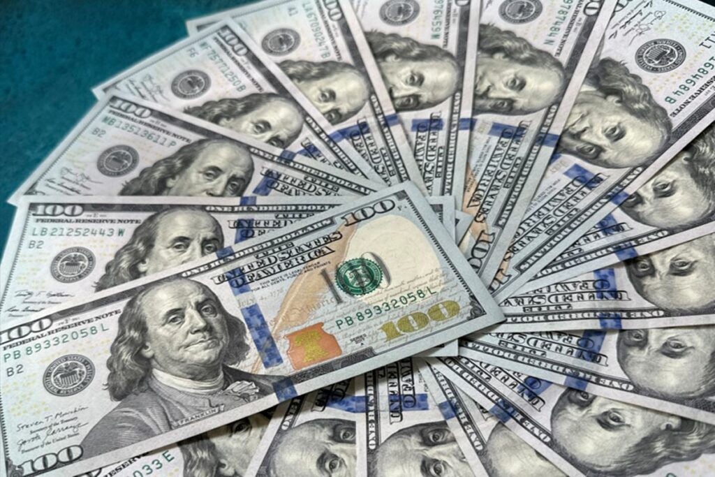 Dólar e Bolsa caem, às vésperas do “Dia da Libertação” de Trump