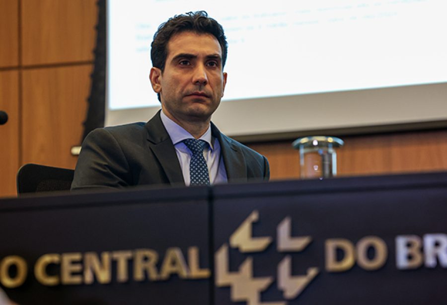 Galípolo convoca reunião para discutir caso Master hoje com representantes de bancos privados