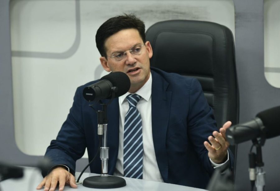 João Roma acusa o PT da Bahia de utilizar a política do ‘toma lá, dá cá’ para atrair prefeitos para sua base