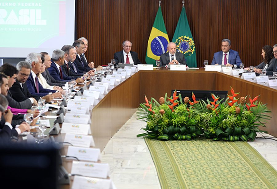 Maior parte dos governadores buscará Senado, e 1/3 tentará reeleição