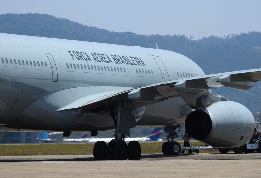 Maioria dos voos do STF em aviões da FAB emprestados pelo governo levou só um ministro