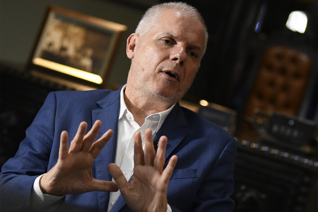 Presidente do INSS é afastado do cargo após megaoperação da PF