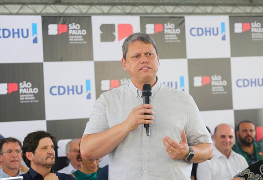 Tarcísio e Michelle são os preferidos para substituir inelegível Bolsonaro na direita em 2026