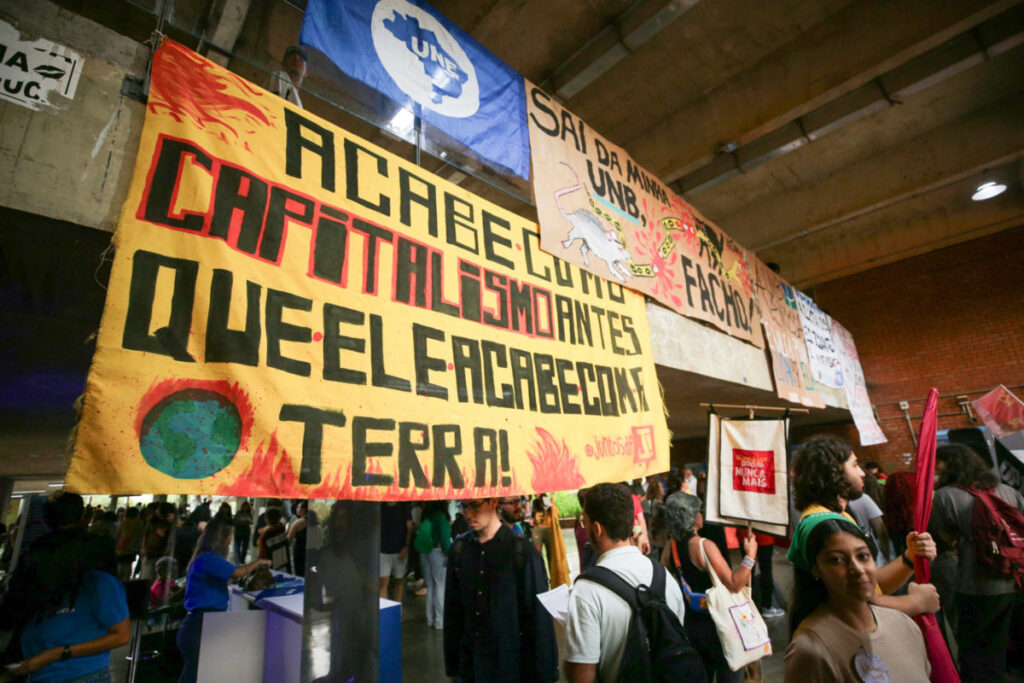 "Trocar porrada com vermes": veja mensagens contra alunos da UnB