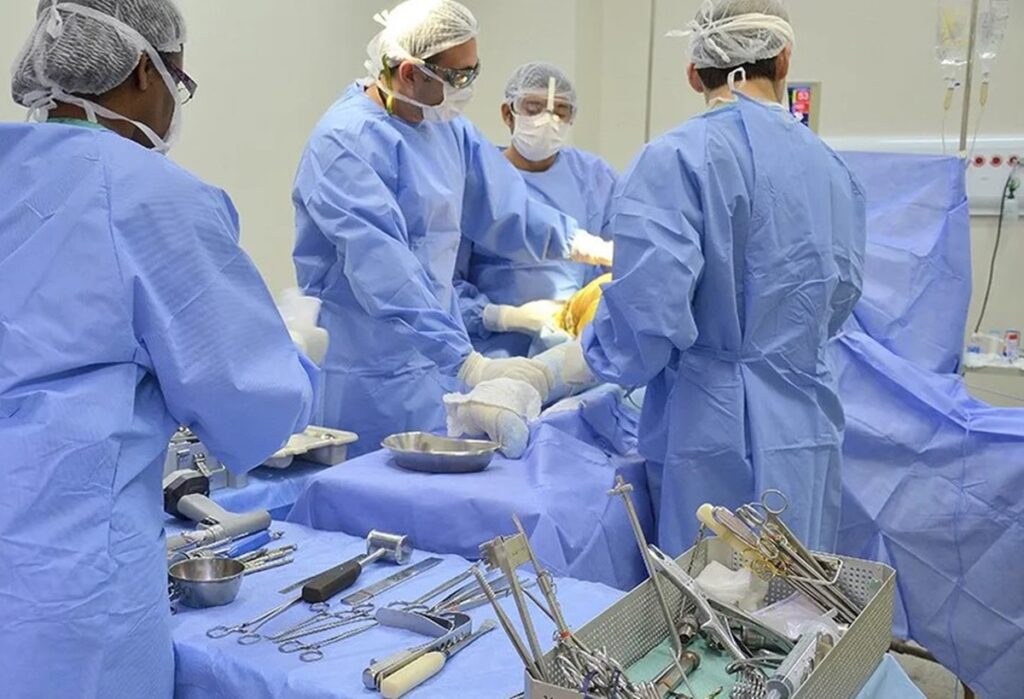 "Vamos fechar o hospital dele": conversas expõem máfia da anestesia