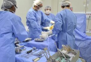 "Vamos fechar o hospital dele": conversas expõem máfia da anestesia