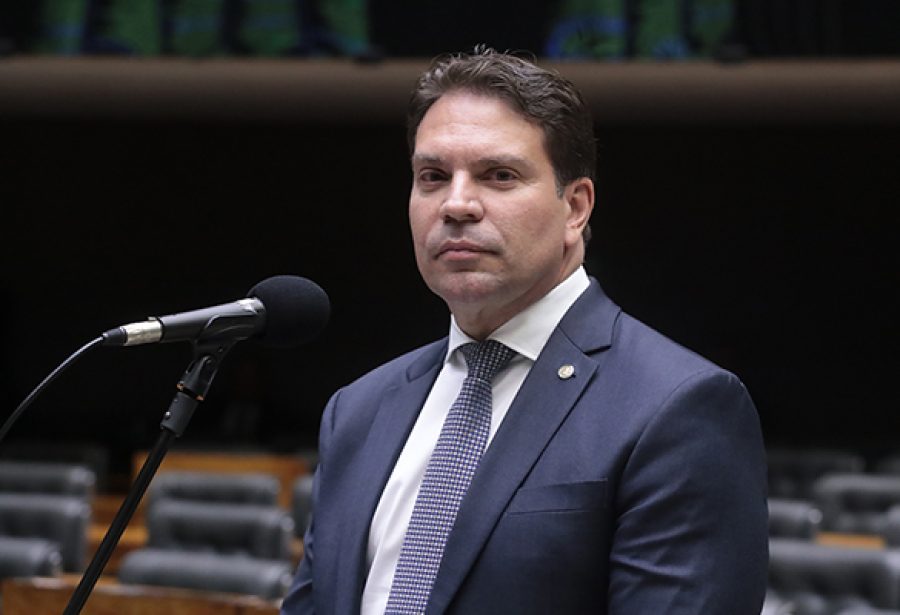 Base do governo prepara reação à suspensão de ação penal contra Ramagem