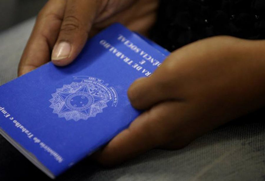 Desemprego fica em 6,6% e tem menor taxa até abril na série histórica