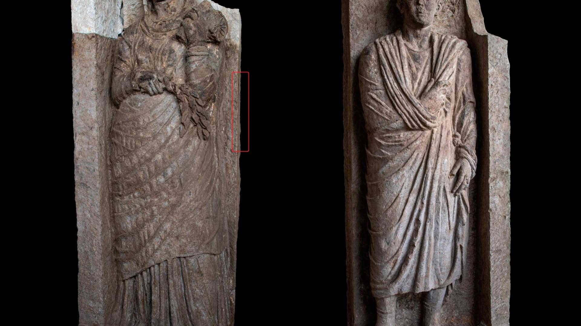 Estátuas de casal em Pompéia