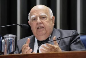 Morre Marcos Azambuja, um dos maiores nomes da diplomacia brasileira
