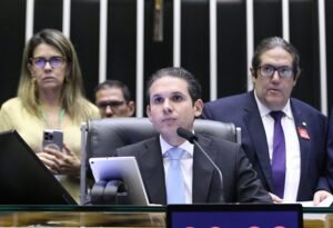 Motta diz agir por pacificação e cobra autocrítica de cada Poder diante de embate com STF