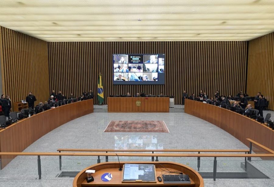 PF vê relação de confiança de auxiliar do STJ com lobista e suspeita de mensagens apagadas