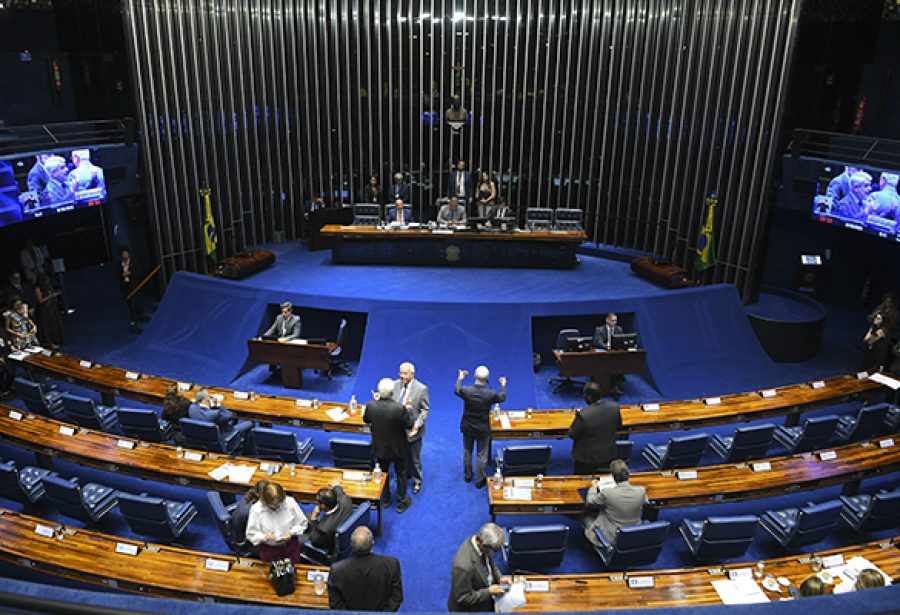 Projeto quer substituir senadores que faltam repetidas vezes e esvaziam CPIs
