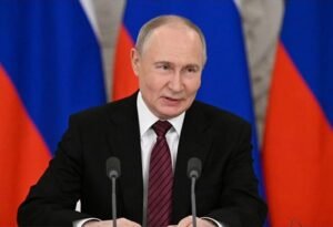 Putin propõe negociações de paz com a Ucrânia após três anos de guerra