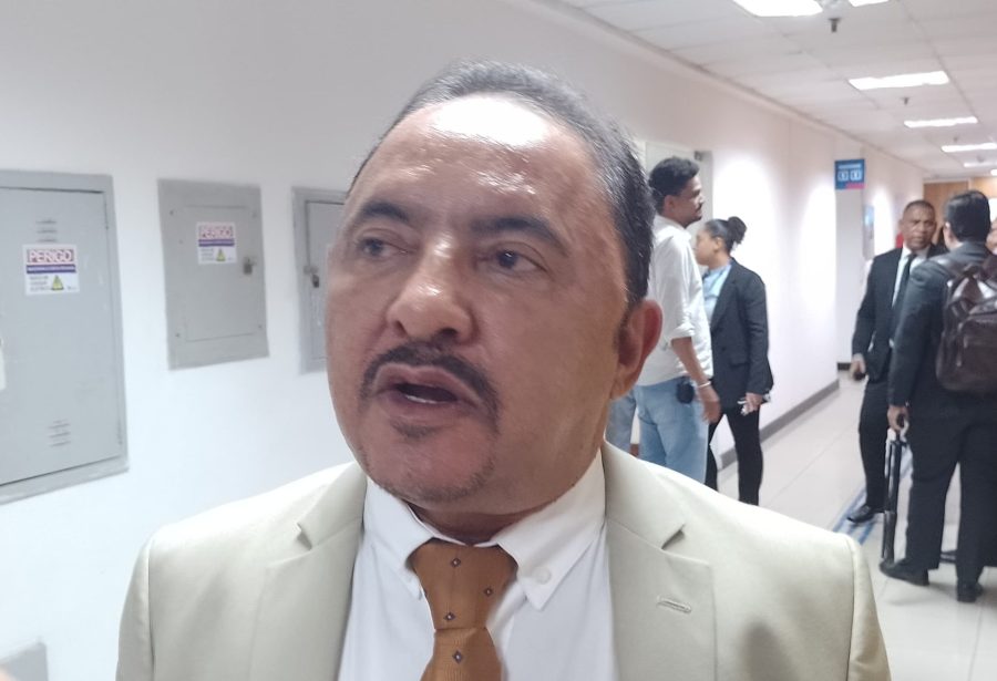 Roberto Carlos afirma que rompimento do PDT com o governo Lula torna o seu retorno à legenda incerto