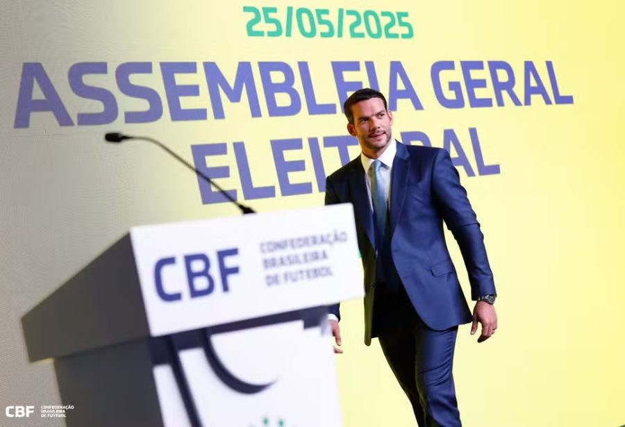 Samir Xaud é eleito presidente e assume CBF em meio a crise e racha com clubes