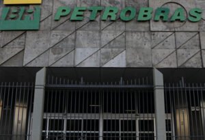 Última exigência do Ibama para a Margem Equatorial foi atendida em março, diz Magda Chambriard