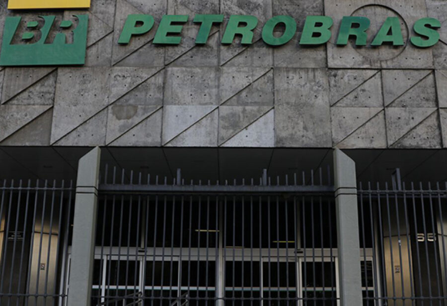 Última exigência do Ibama para a Margem Equatorial foi atendida em março, diz Magda Chambriard