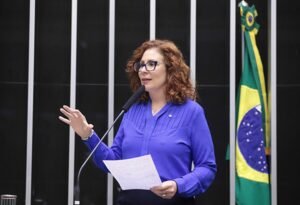 Zambelli enfrenta abandono e teme mulheres na prisão após década sob turbilhão