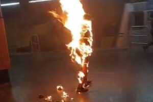 Morre idoso que ateou fogo em si mesmo em estação de metrô em SP