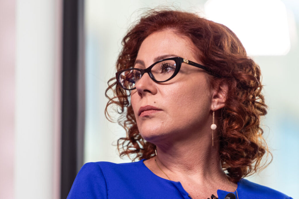 Na rota de fuga, Zambelli continuou a votar em sessões da Câmara