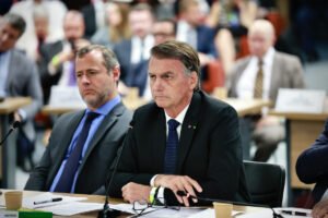 Trama golpista: ex-presidente Bolsonaro . Siga