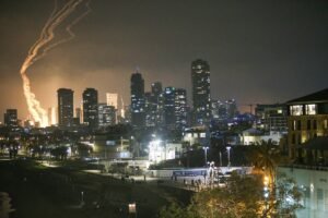 Israel diz que Irã “passou dos limites” e pagará por "atos hediondos"