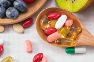 Automedicação com vitaminas e suplementos pode ser perigoso?