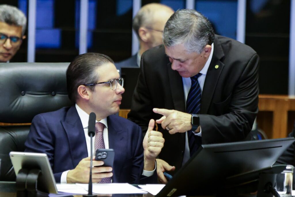 Em derrota para governo, Câmara aprova derrubada de reajuste do IOF