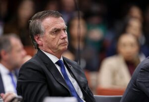 67% acham que Bolsonaro, inelegível, deveria abrir mão de candidatura, diz Datafolha