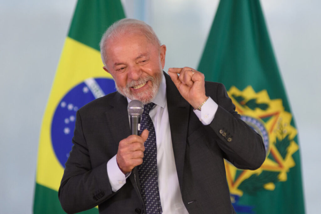 Após pesquisas desastrosas, saiba como governo Lula tentará reverter impopularidade