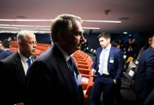 Bolsonaro diz que Cid poderia ter dito ‘não’ a quem o procurasse com ideias de ruptura