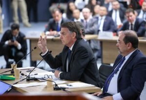 Bolsonaro diz que não passou faixa a Lula para não se submeter à maior vaia do Brasil