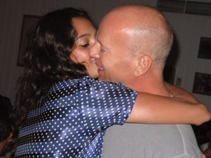 Enfrentando a demência, Bruce Willis recebe homenagem da esposa: “Amor incondicional”