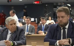General Augusto Heleno, réu ao lado de Bolsonaro,