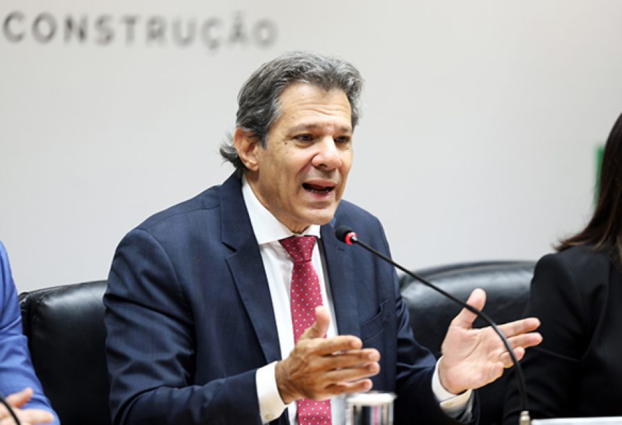 Governo precisa aprovar medidas de compensação para poder rever decreto do IOF, afirma Haddad