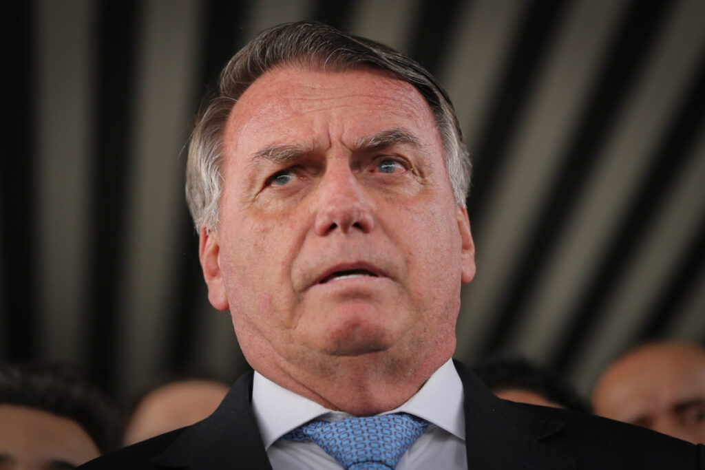 Jair Bolsonaro depõe à PF sobre ajuda ao filho Eduardo nos EUA