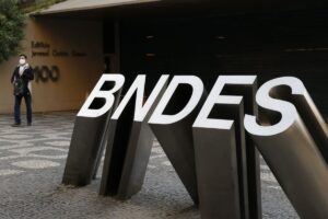 Mensagens revelam como lobista tentou fraudar R$ 300 mi no BNDES