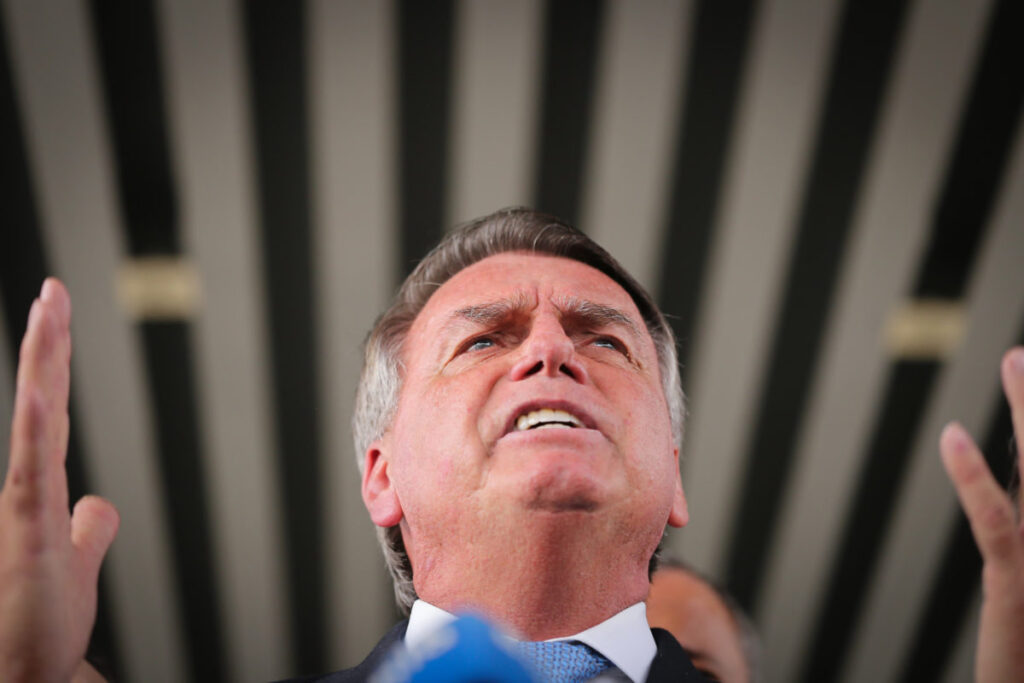 Moraes marca interrogatórios de Bolsonaro e réus em ação no STF