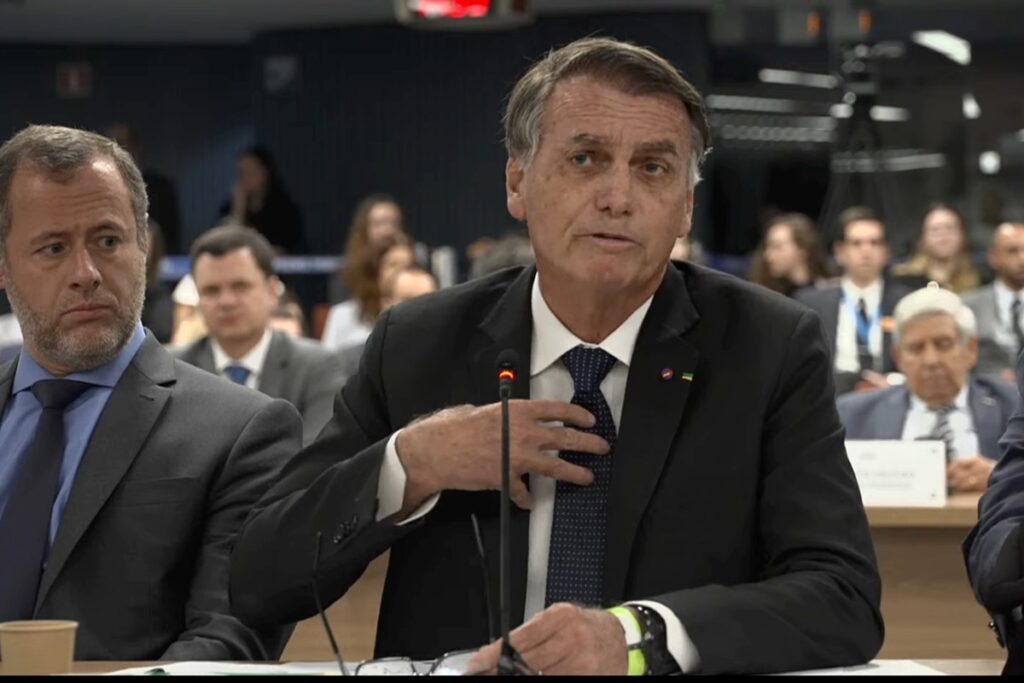 PF vê Bolsonaro como "principal destinatário" de ação ilegal da Abin