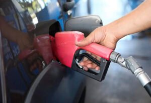 Petrobras reduz em 5,6% o preço da gasolina nas refinarias