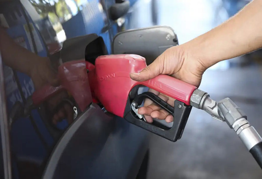 Petrobras reduz em 5,6% o preço da gasolina nas refinarias