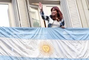 Suprema Corte nega por unanimidade recurso de Cristina Kirchner e confirma pena da ex-presidente