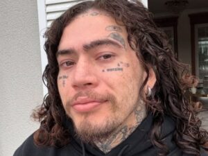 Whindersson ironiza seguidor que pediu R$100 mil: “Na volta a gente compra”