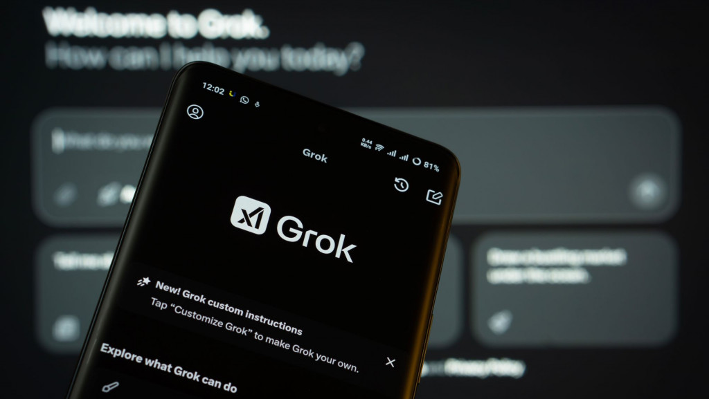 Página do Grok em um smartphone