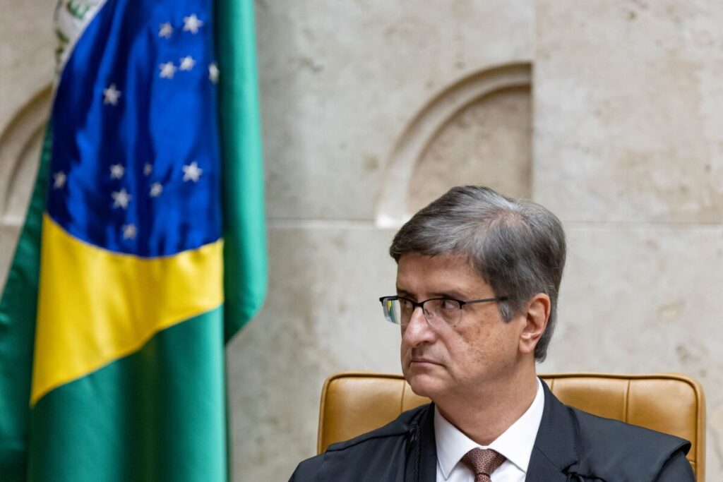 Gonet entrega ao STF parecer pela condenação de Bolsonaro e aliados