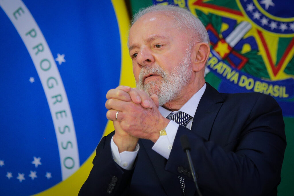 Lula vence IOF e dobra aposta ao vetar aumento no número de deputados