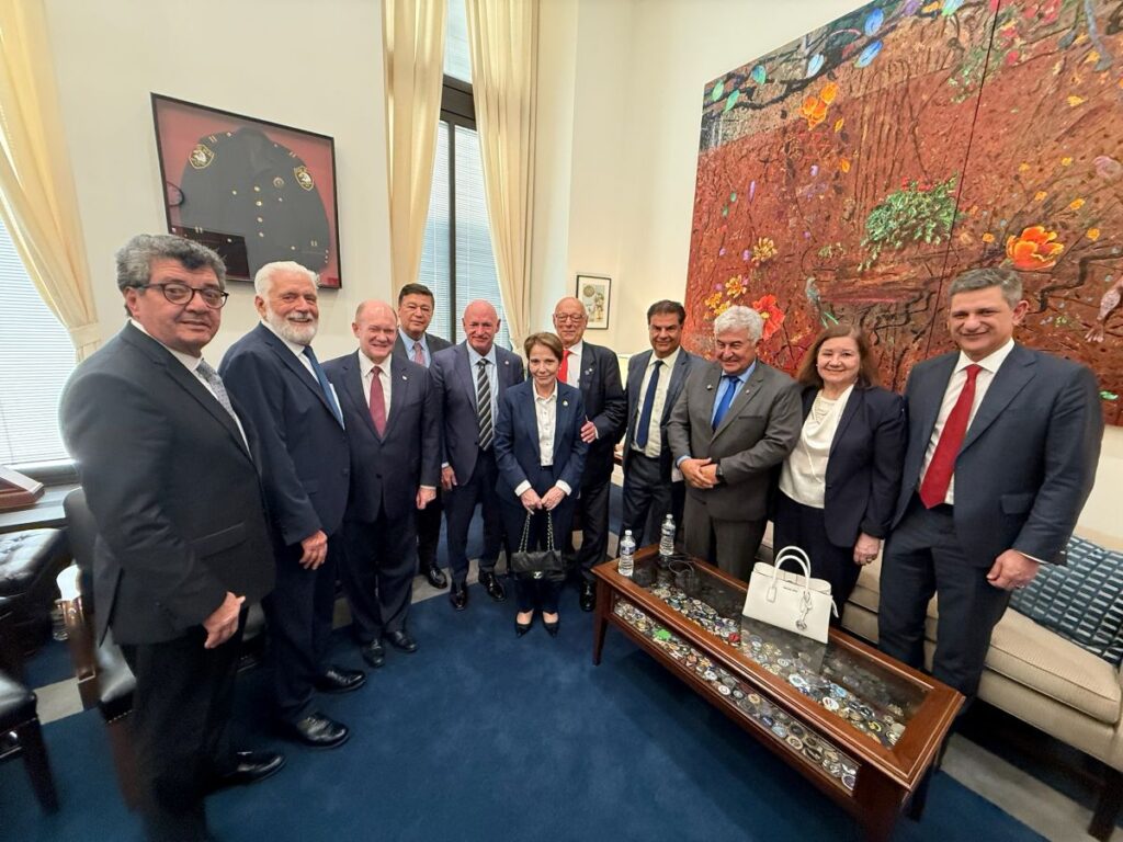 Nos EUA, senadores dizem que Brasil pode ter "crise pior" em 90 dias