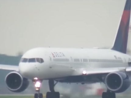 Turbulência em voo da Delta deixa 25 feridos nos Estados Unidos